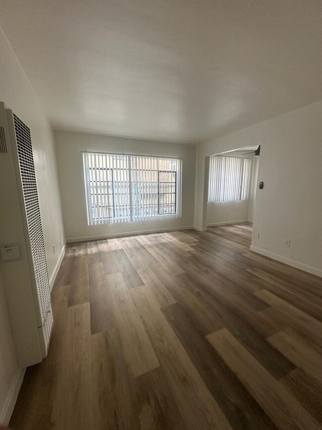 Building Photo - 5845 Virginia Ave Unit 2
