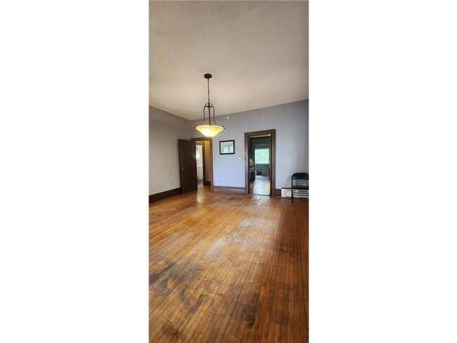 Photo - 108 2nd St S
