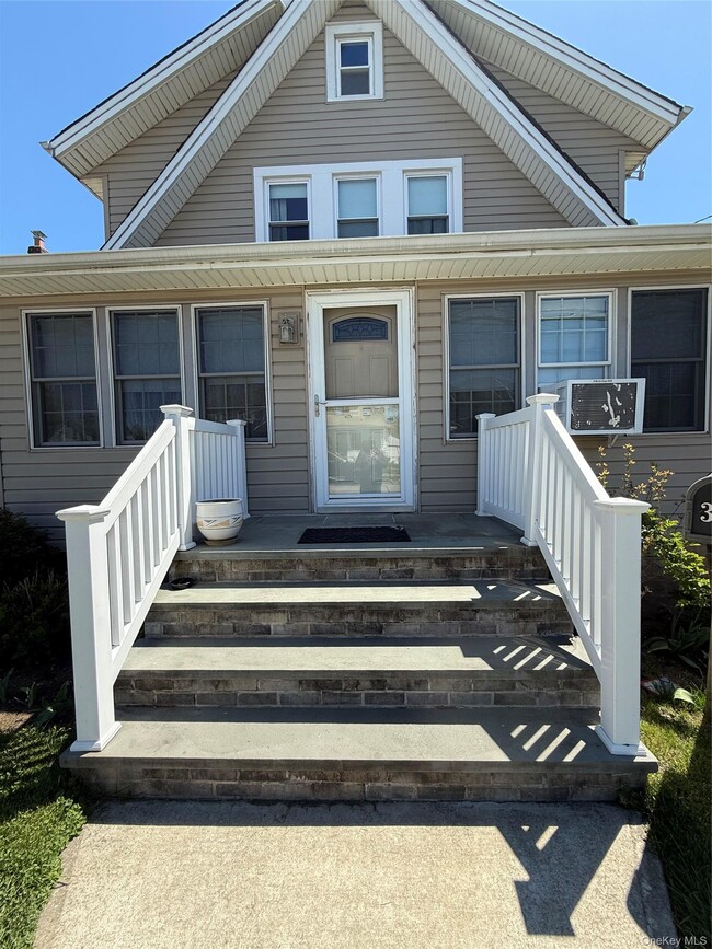 Building Photo - 35 S Franklin Ave