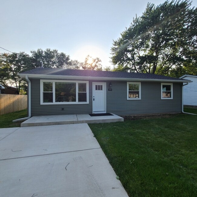 Building Photo - 848 Fairview St
