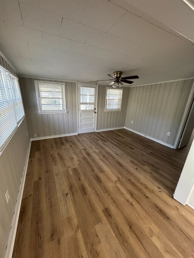 Photo - 1723 Crouson St