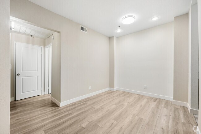1 dormitorio, 1 baño - 680 pies cuadrados - Comedor