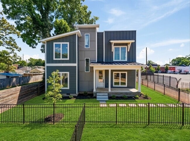 Building Photo - 1802 10th Ave N