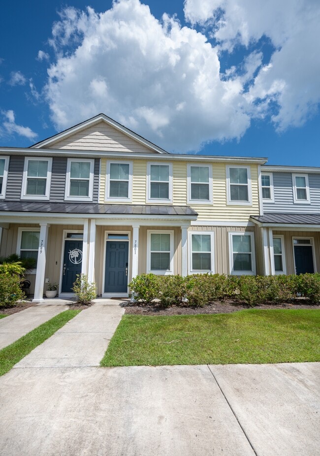 Building Photo - 7801 Montview Rd