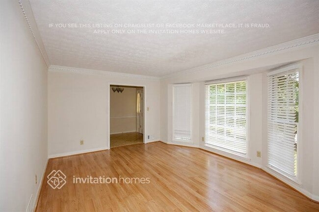 Photo - 458 Glendale Ct SW