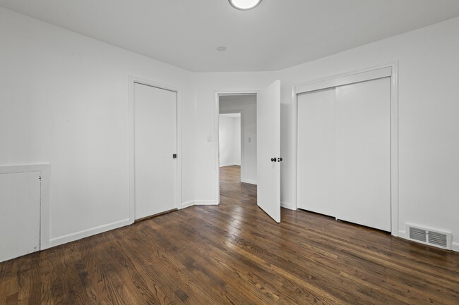 Photo - 1695 Lexington Pkwy