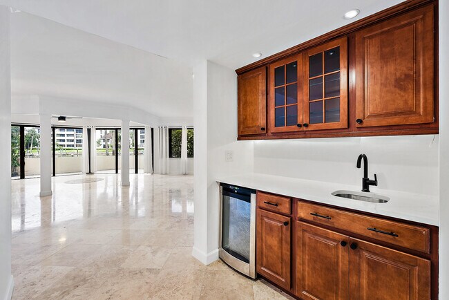 Photo - 1141 Marine Way E