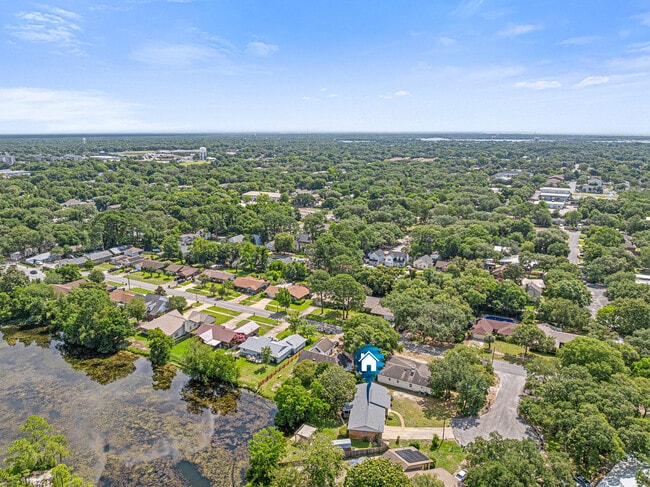 Photo - 203 Elizabeth Ct