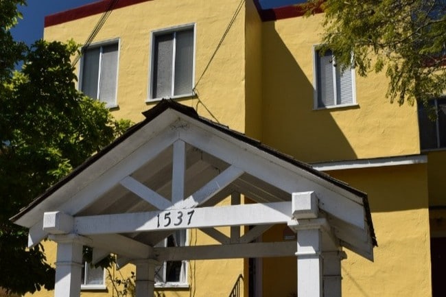 Photo - 1537 Schiller St Unit Apt B