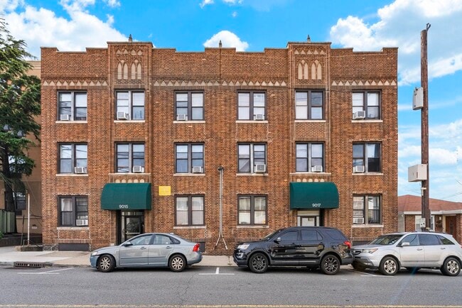 Building Photo - 9017 Bergenwood Ave Unit 2