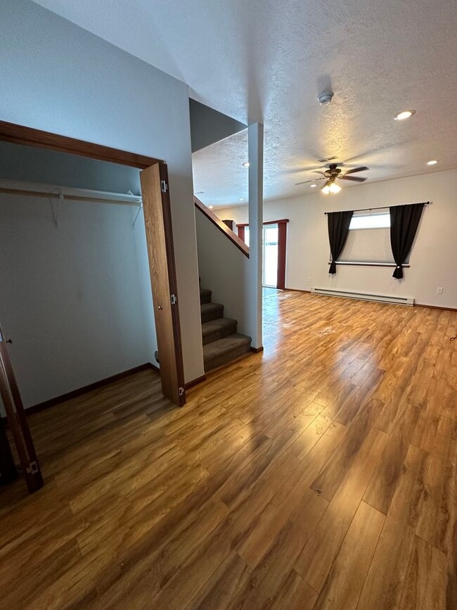 Photo - 3 Bedroom House!