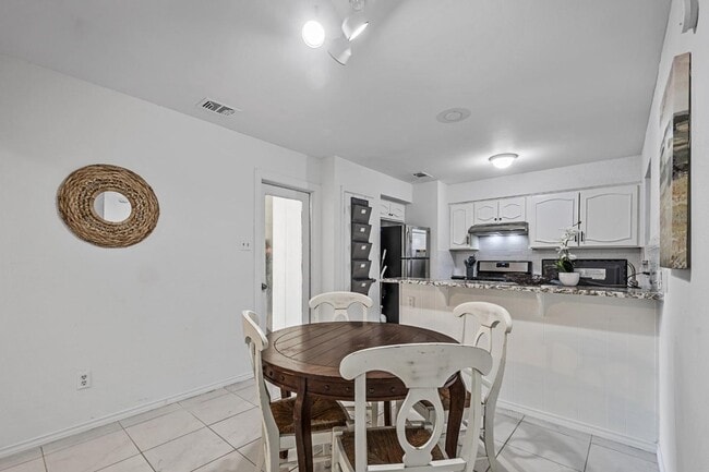 Photo - 1009 High Point Rd