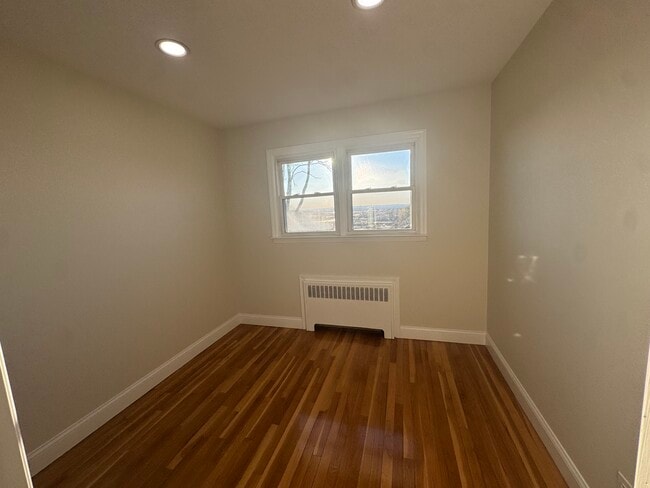 Photo - 646 Fairview Ave Unit Second Floor