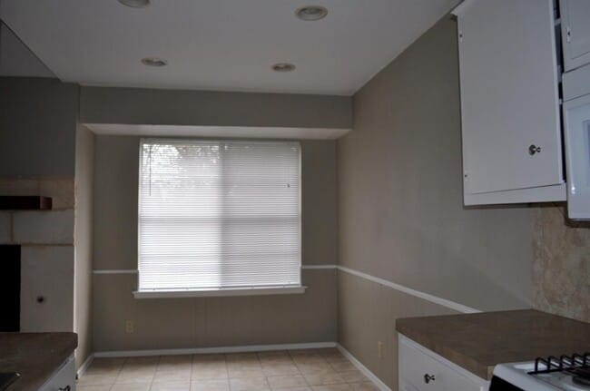Photo - 908 Speer Ln