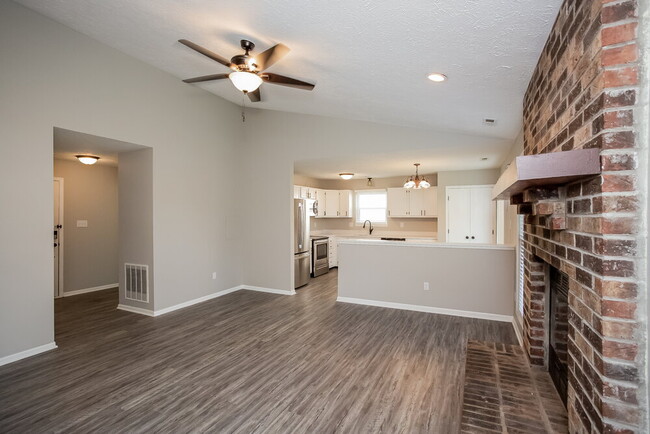 Photo - 6682 Dunsany Ct