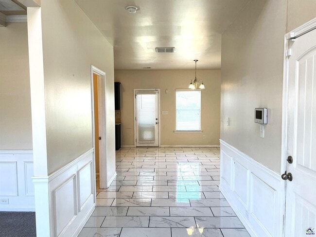 Photo - 807 Citrona Dr