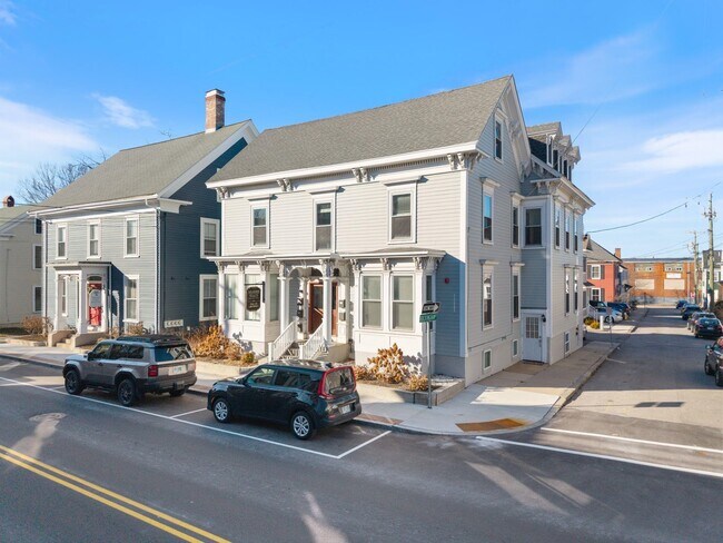 Photo - 303 Islington St Unidad 4