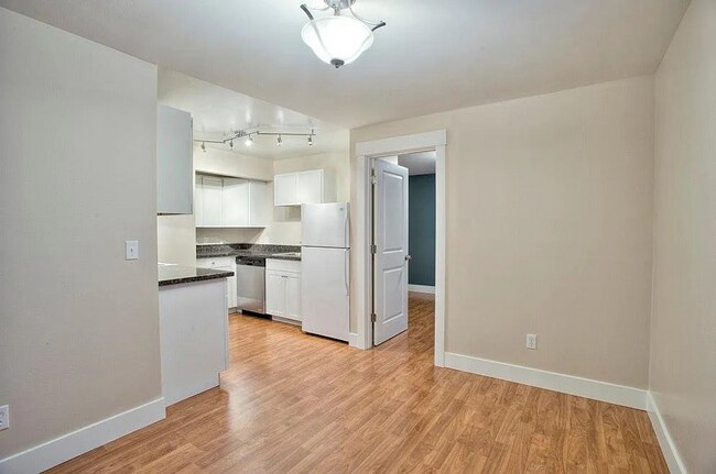 Photo - 15536 27th Ave NE Unidad 15538A