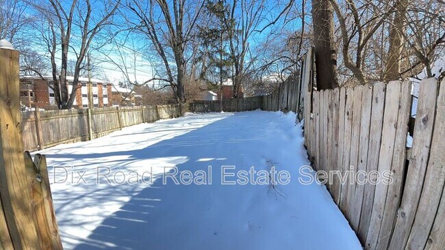 Photo - 344 W Parkwood Dr