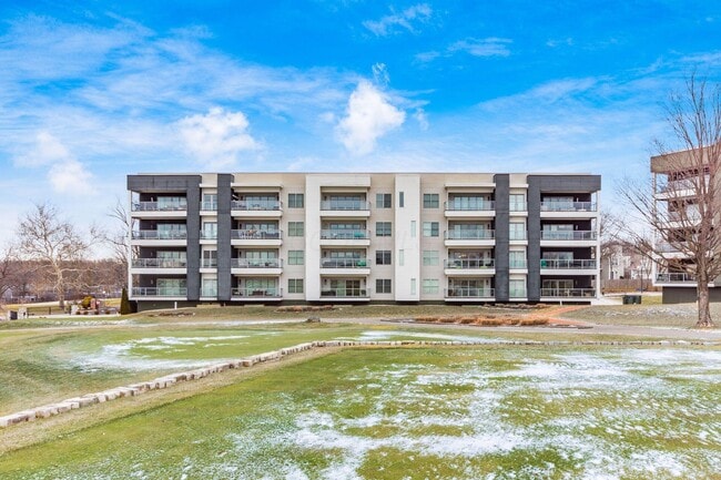 Building Photo - 5339 Highpointe Lakes Dr Unit 403