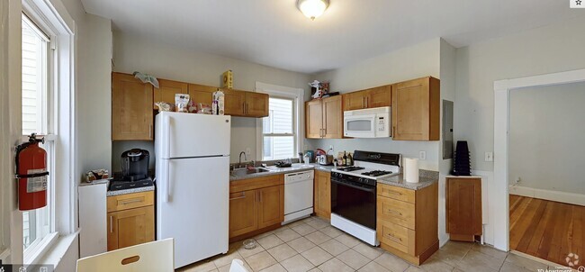Building Photo - 378 Washington St Unit #3 Rental