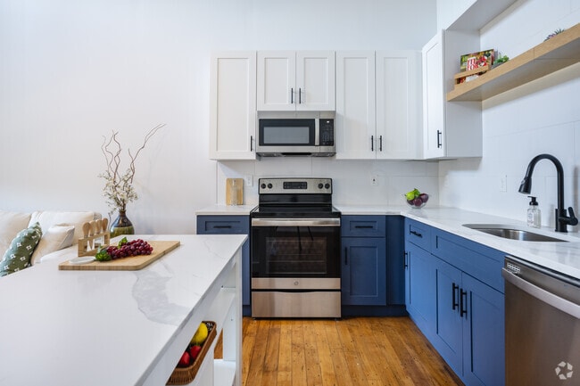 1BR, 1BA - 659SF