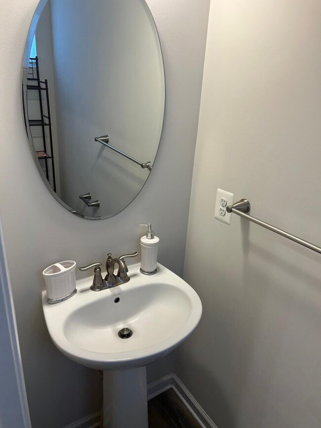 Photo - 7636 Chesham Ct