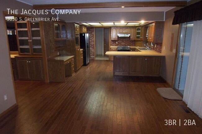 Photo - 3030 S Greenbrier Ave