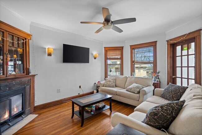 Building Photo - 69 Westmoreland St Unit 2