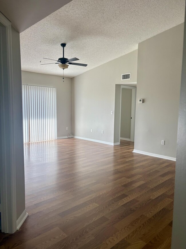 Photo - 900 Crestwood Ct S Unit 917