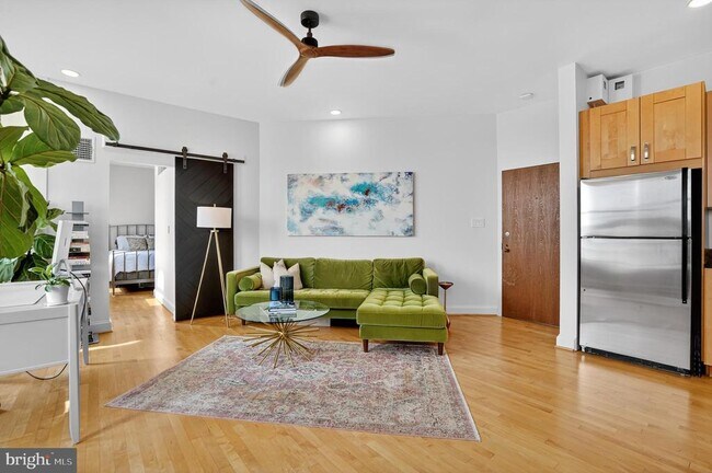 Photo - 1615 Q St NW Unidad 601