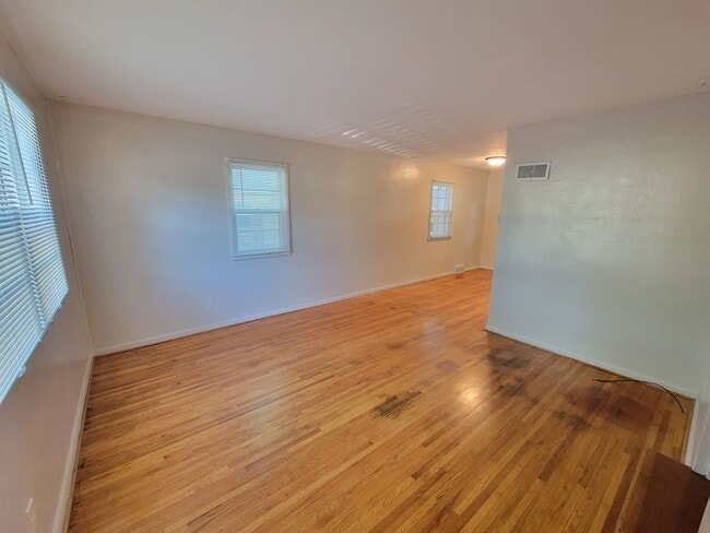 Photo - SPACIOUS TWO BEDROOM ONE BATH DUPLEX!! GREAT AMENITIES, LOCATION, AND PRICE!