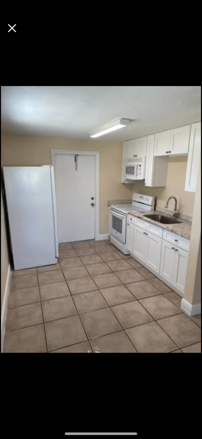 Building Photo - 3625 Poinsettia Ave Unit 5 Rental
