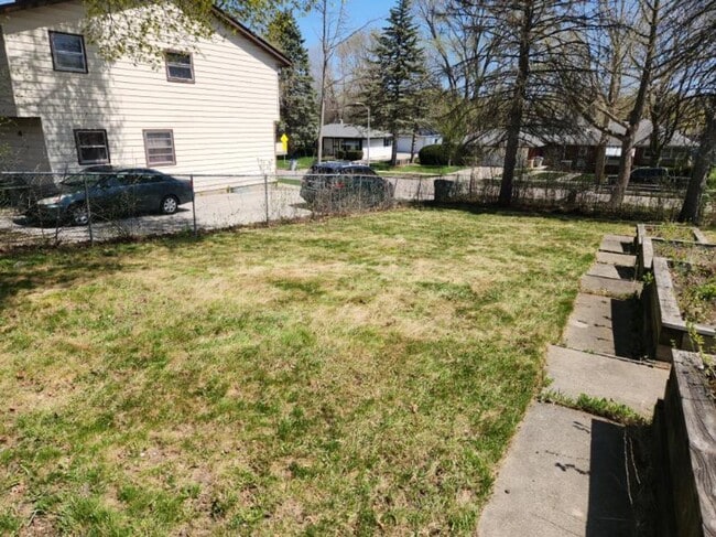 Photo - Great 4-bedroom 2-Bath house for rent in a quiet neighborhood!