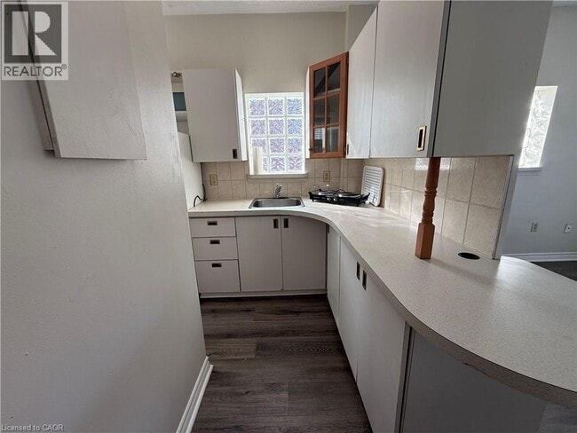 Photo - 279 Rosedale Ave