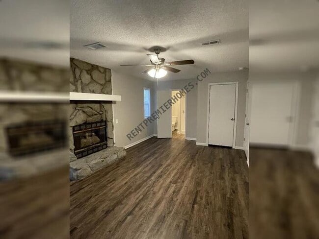 Photo - 7400 Debbie Dr