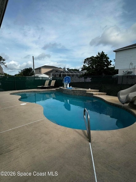 Photo - 283 Umber St NW