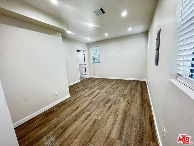 Photo - 5637 Homeside Ave Unidad 5637 3/4