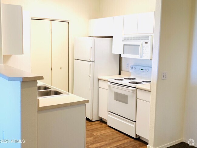 Building Photo - 3302 N 7th St Unit 317 Rental