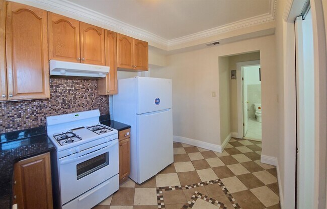 Photo - 817-819 Avenue C Unit 2R