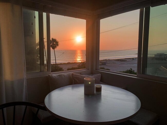 Vista del atardecer - 124 45th St Unidad A