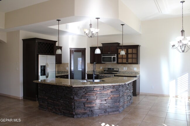 Photo - 3060 Cascade Point