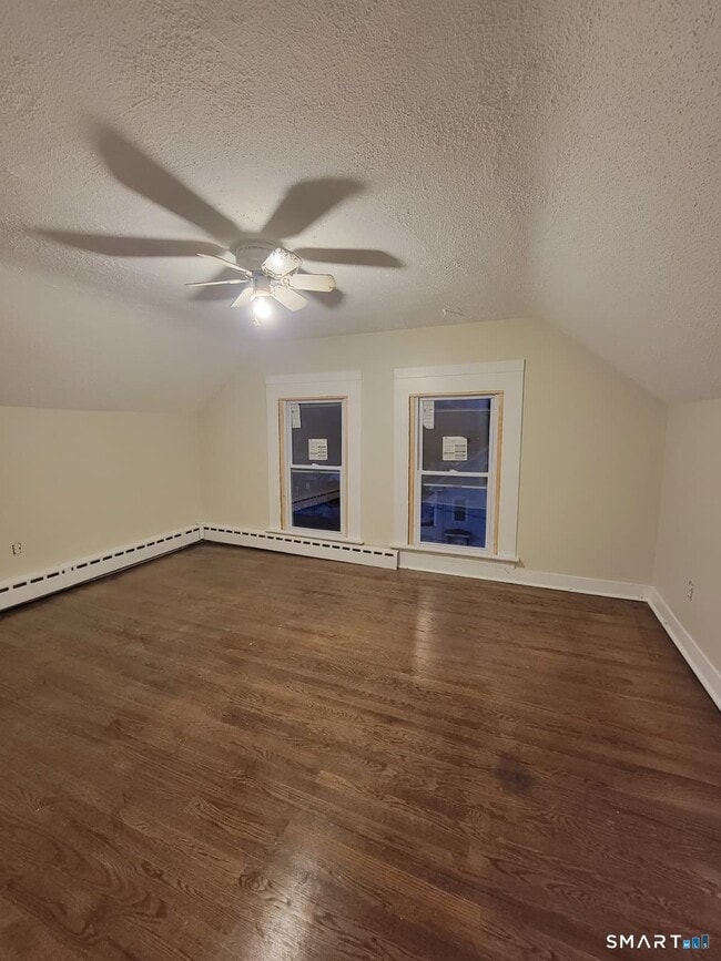 Photo - 260 Summit St Unit 3