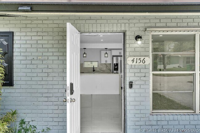 4156 SW 49th Ct