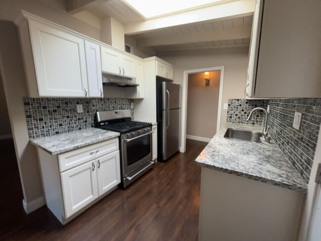 Photo - Updated 3 bedroom close to downtown and UC Davis campus, available for July move in!