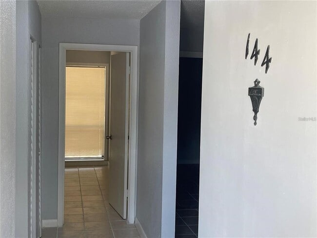 Photo - 2811 SW Archer Rd Unit R144