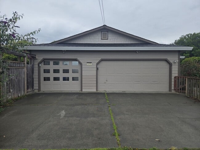 Building Photo - 1659-1659 Fischer Ave Unit 1659 Fischer Ave. [PRM: Andrew]