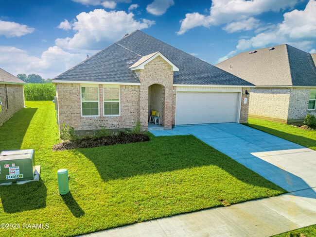 Building Photo - 407 Broussard Hl Dr