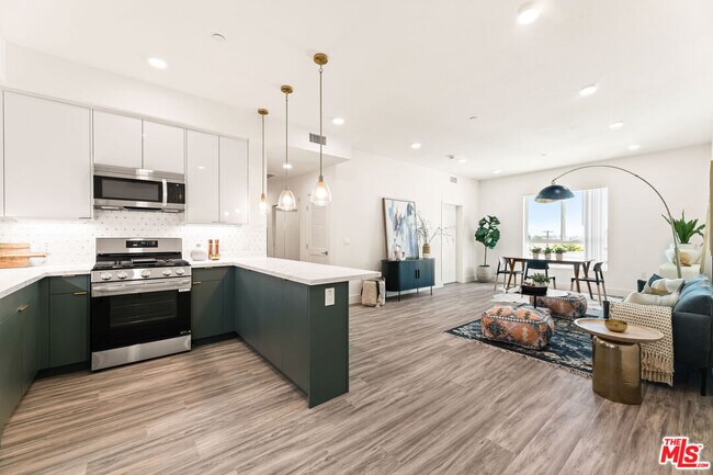 Photo - 4000 Mont Clair St Unit 306