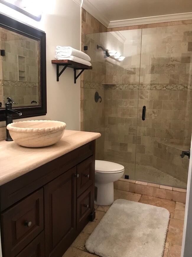 Building Photo - 4255 Las Virgenes Rd Unit 2